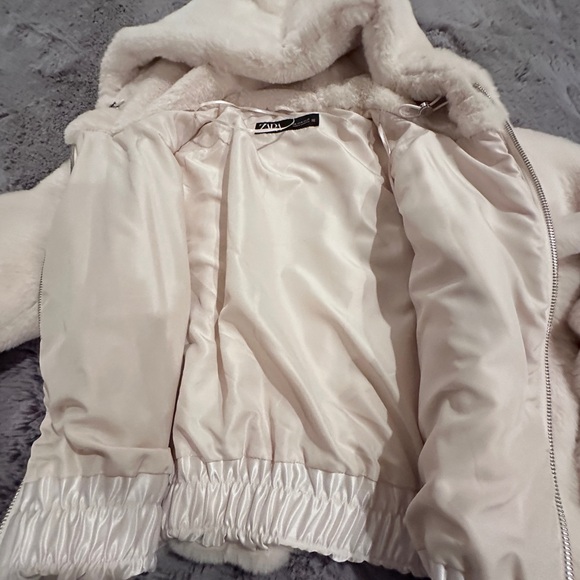 ❌SOLD ❌Brand new Zara faux fur jac - Picture 4 of 6